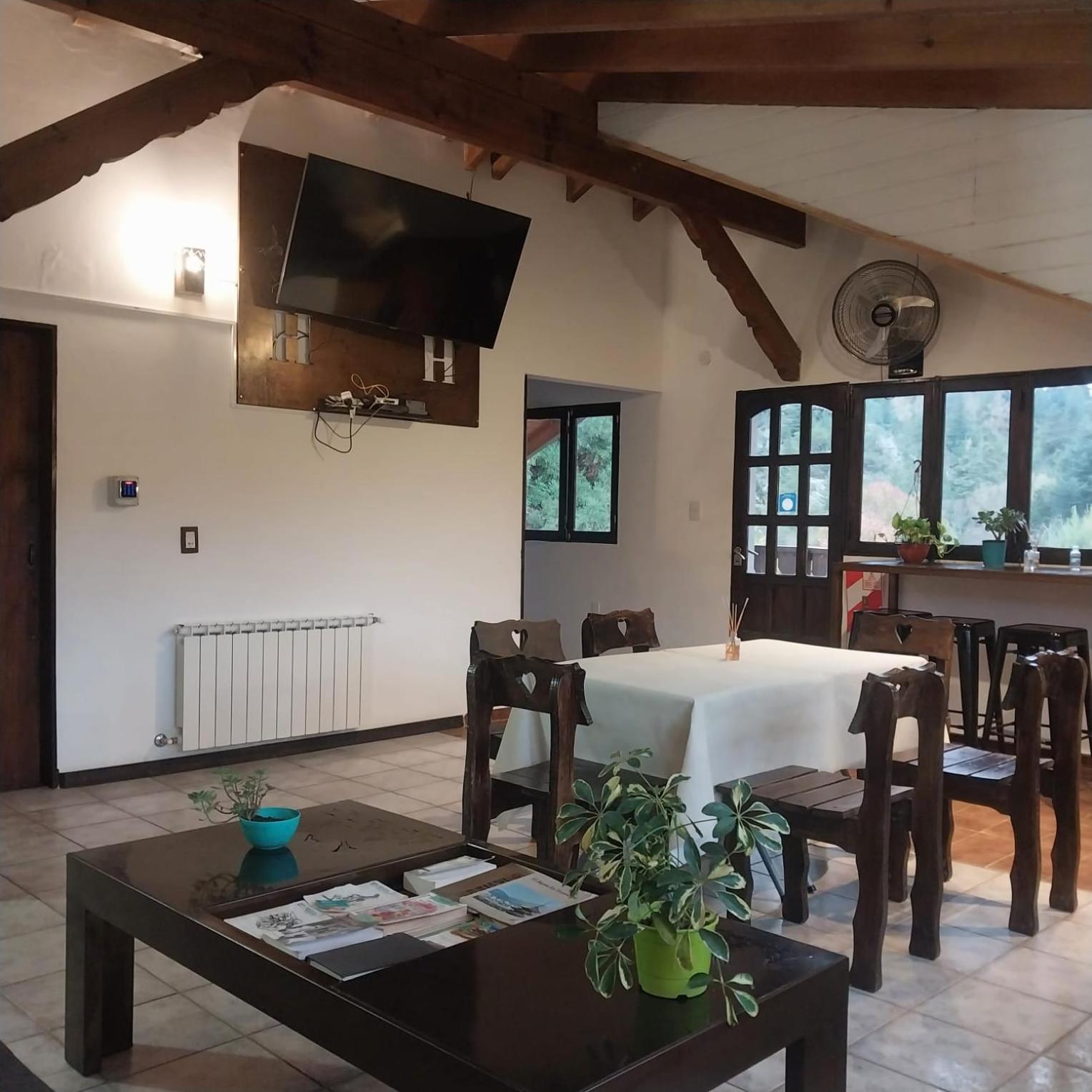Cucu Haus Hostel La Cumbrecita Bagian luar foto